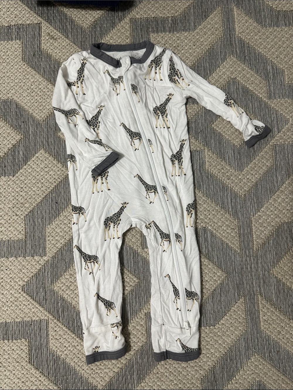 Kyte BABY White Giraffe-Print Footed One-Piece with Gray Trim